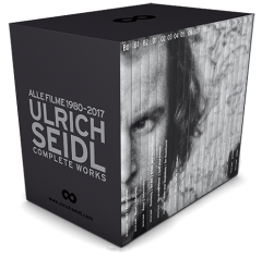 18 MAL ULRICH SEIDL – Wir freuen uns sehr auf die Präsentation des Gesamtwerkes von Ulrich Seidl auf DVD hinzuweisen. Im Rahmen der Diagonale findet am Freitag, 31.3. 2017 ab 14 Uhr die Präsentation einer aufwendig gestalteten DVD Box im Schubertkino in Graz statt.