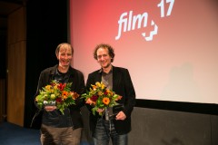 Bild-Kunst Schnittpreis an Schertenleib und Brunner – Mit großer Freude dürfen wir verkünden, dass der Bild-Kunst Schnitt Preis Dokumentarfilm beim Filmpuls 2017 in Köln an unsere beiden Editoren Christof Schertenleib und Christoph Brunner für den Film SAFARI vergeben wurde. 